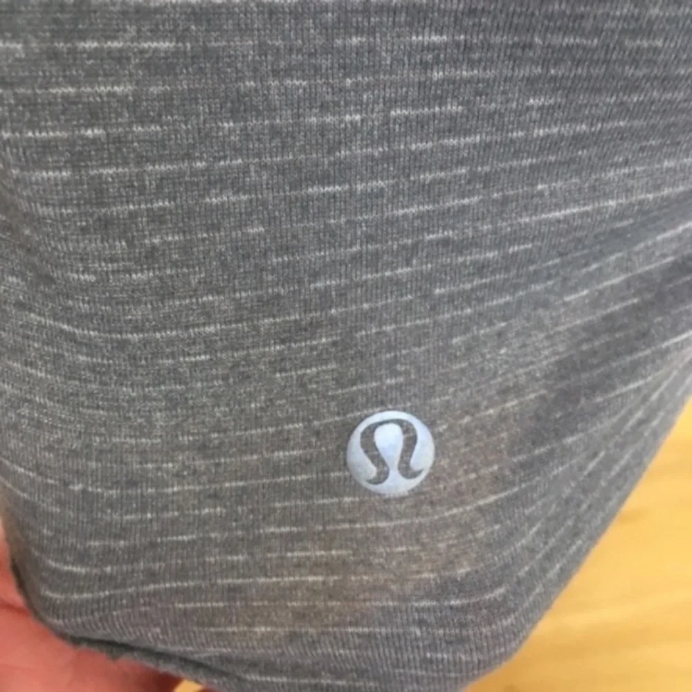 Lululemon Run Away Gray Leopard Animal Print Short Sleeve Top Shirt Women’s Sz 6